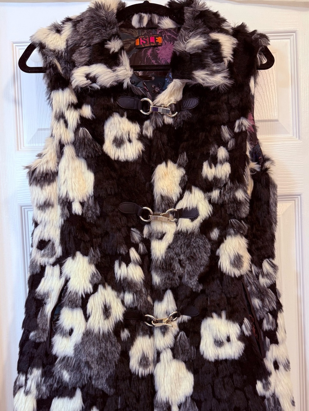 Luxe Isle by Melis Kozan Black & White Faux Fur Toggle Vest